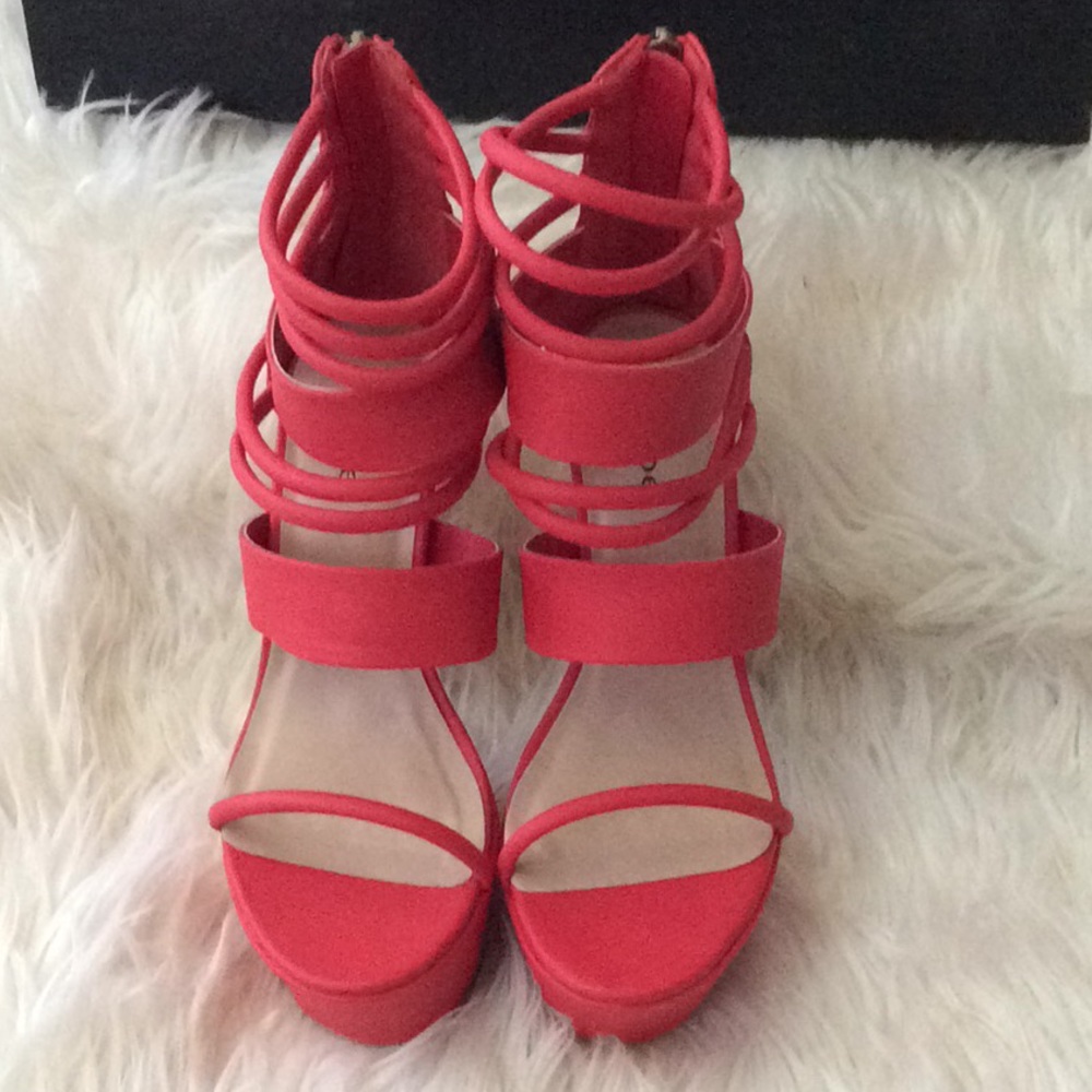 New Bebe heels size 7